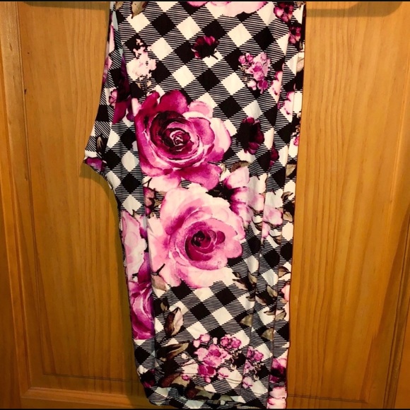NWT TC LLR Pink Roses & B&W Plaid Leggings - Picture 3 of 6